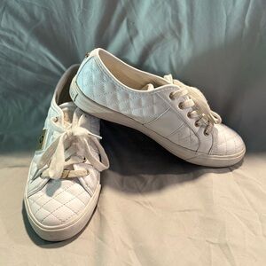 G by Guess White Sneakers Sleek Design